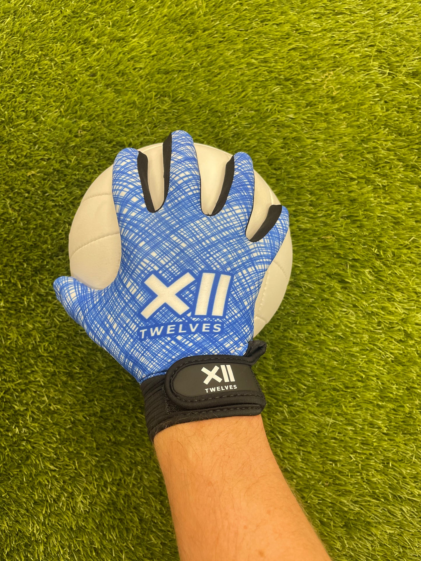 Twelves venom gloves